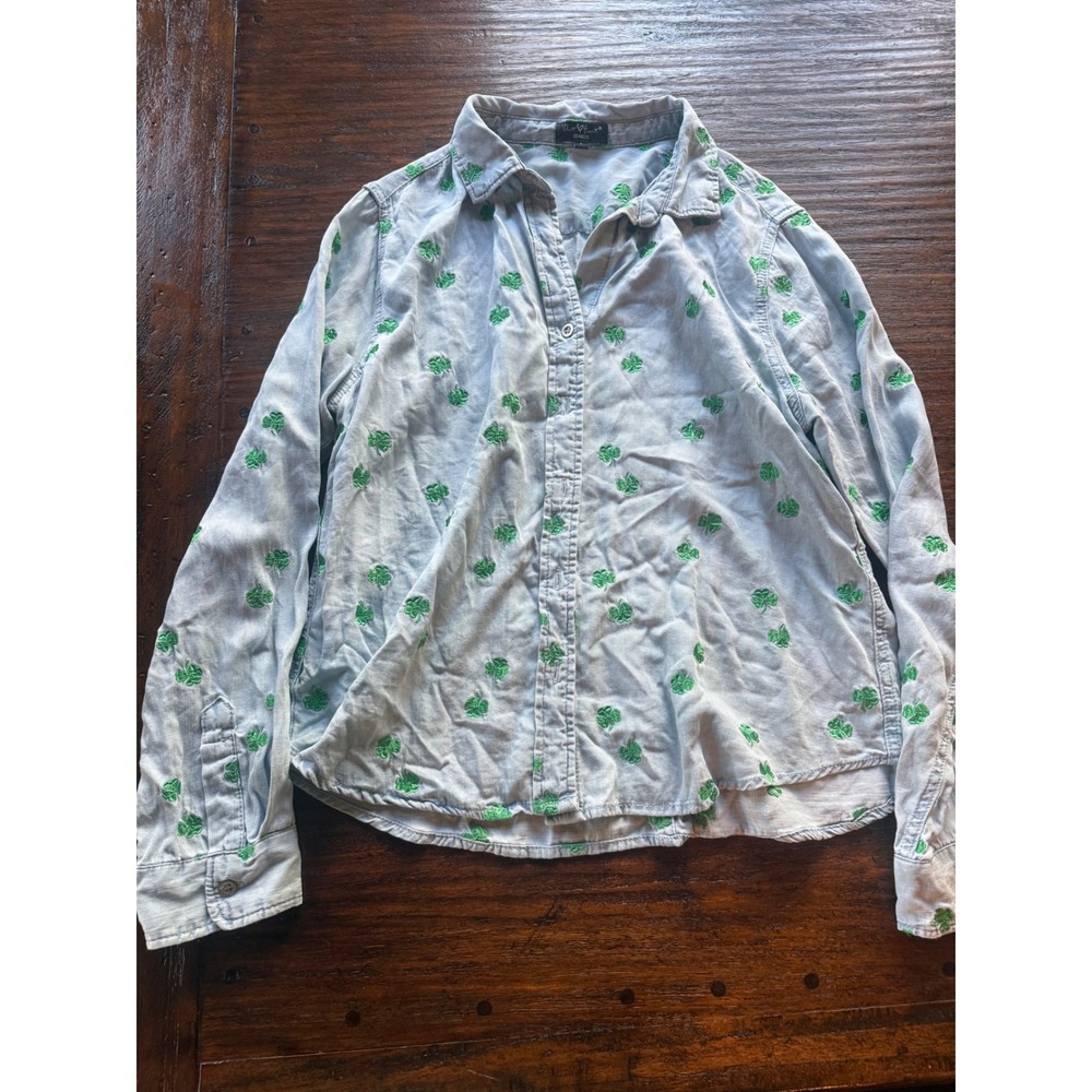 Velvet Heart Los Angeles Shamrock Embroidered Chambray Button-Up Shirt Size L